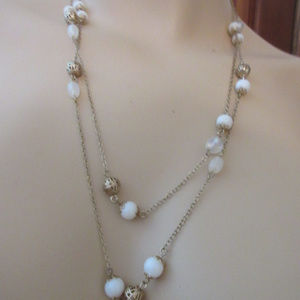 Gold chain link necklace with beads